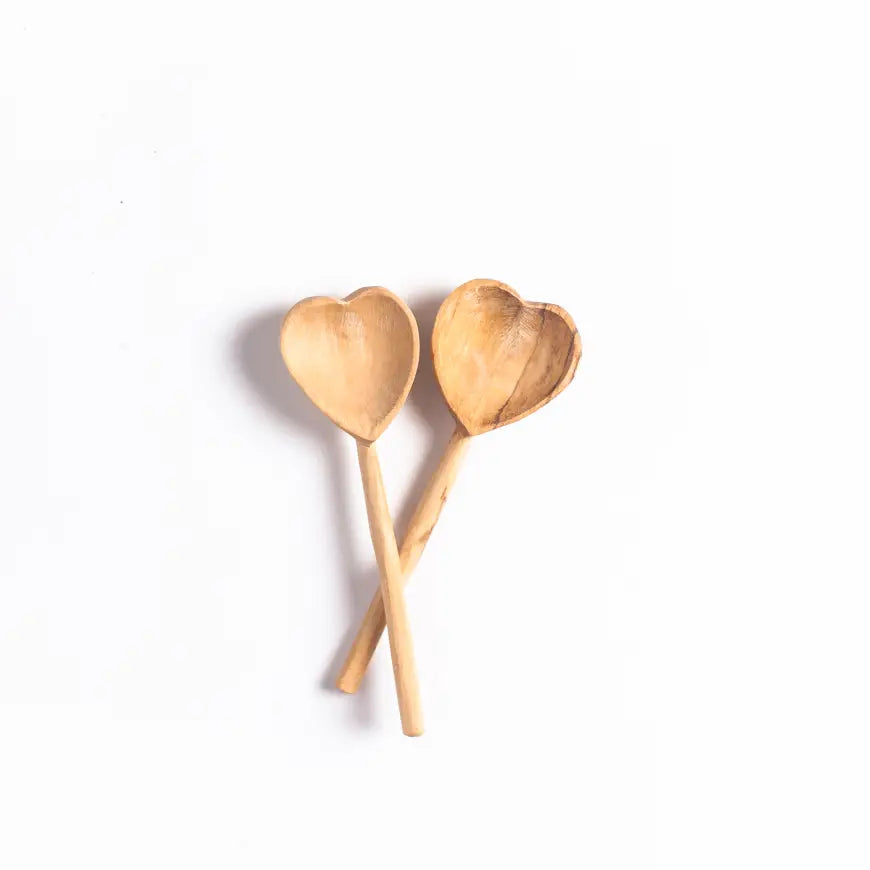 Ensemble de cuillères en forme de cœur en bois d'olivier